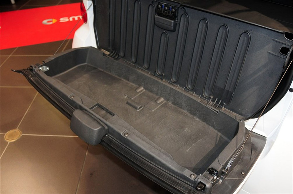 2013款smart fortwo 1.0 MHD硬顶冰炫特别版