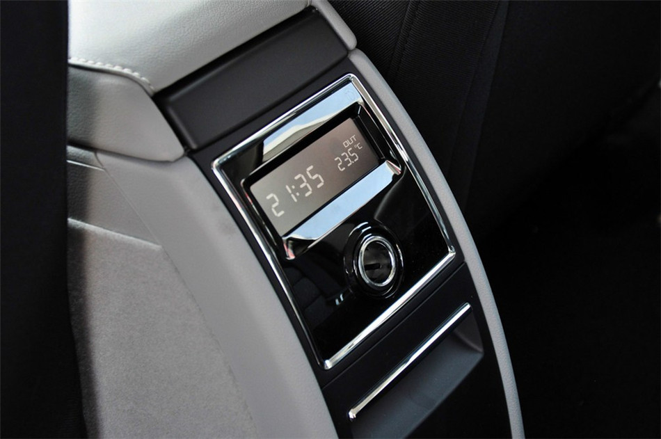 2012款 1.4TSI DSG 智雅版 座椅空间