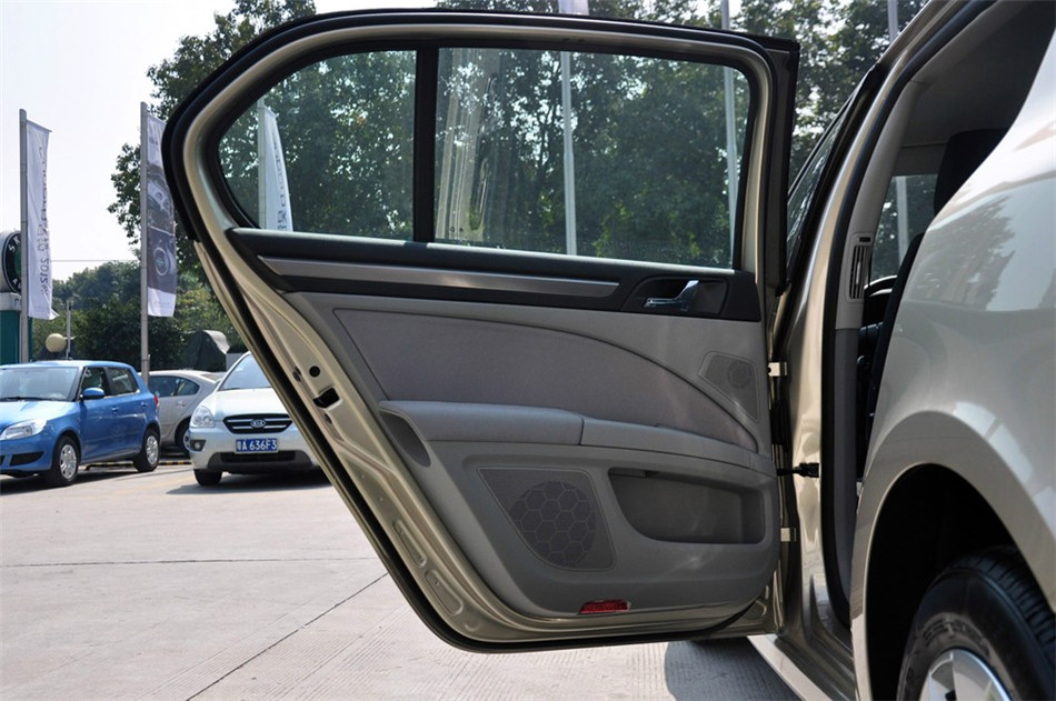 2012款 1.4TSI DSG 智雅版 座椅空间