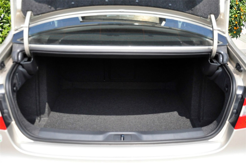 2012款 1.4TSI DSG 智雅版 座椅空间