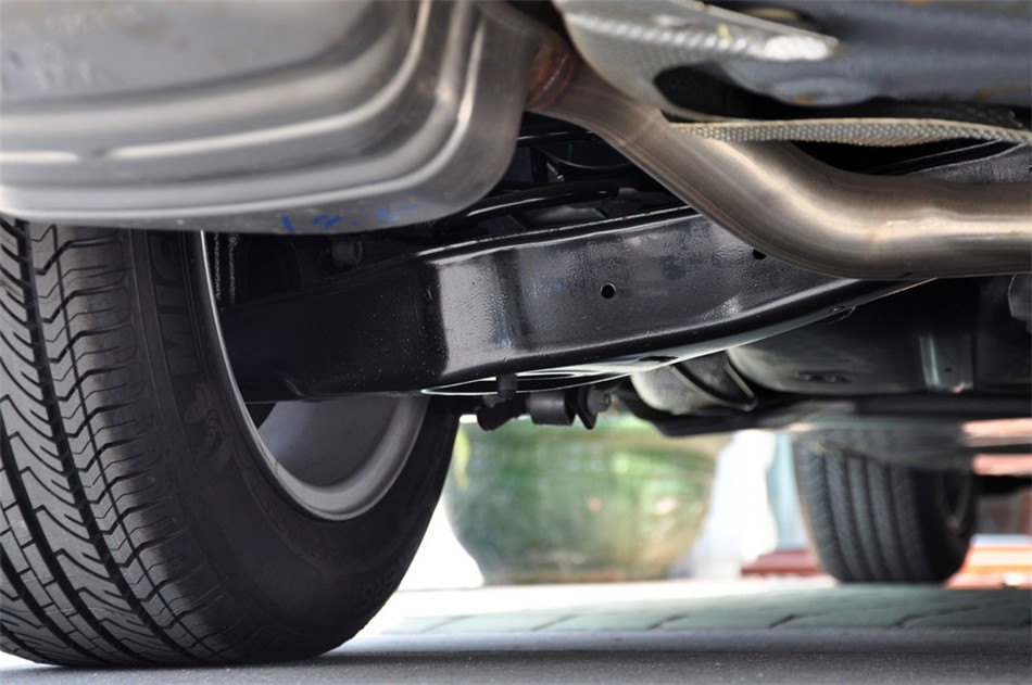 2012款 1.4TSI DSG 智雅版 引擎底盘