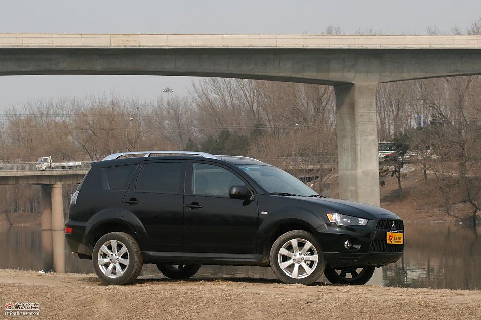 三菱欧蓝德EX劲界2.0运动版外观及细节