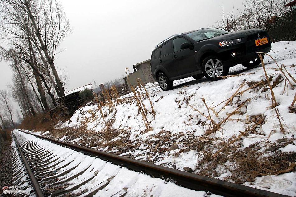 三菱欧蓝德EX劲界2.0运动版外观及细节