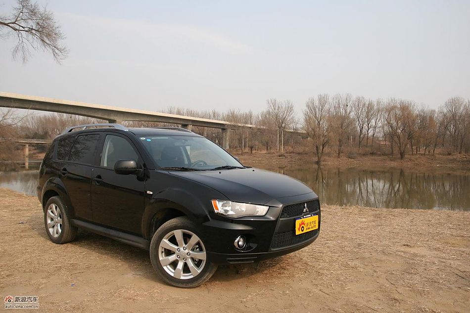 三菱欧蓝德EX劲界2.0运动版外观及细节