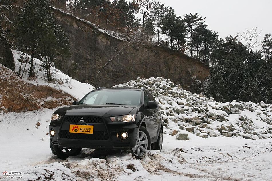 三菱欧蓝德EX劲界2.0运动版外观及细节