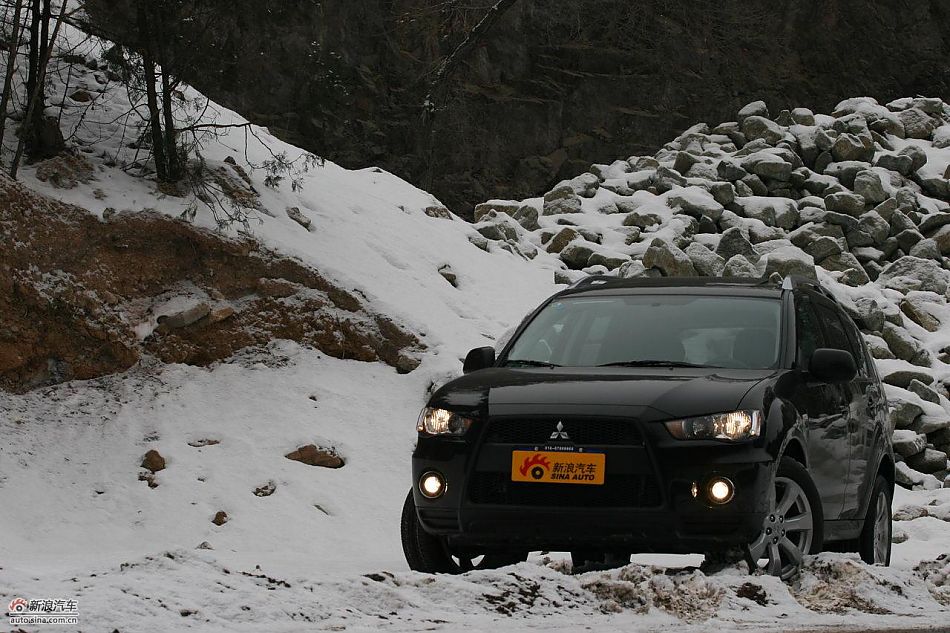 三菱欧蓝德EX劲界2.0运动版外观及细节