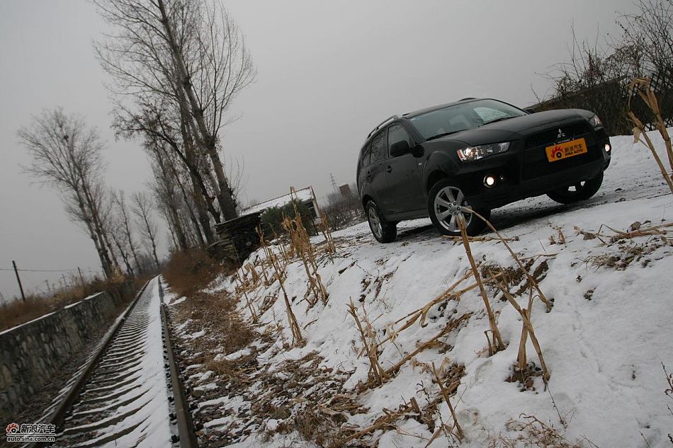 三菱欧蓝德EX劲界2.0运动版外观及细节