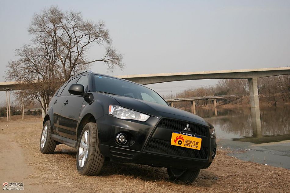 三菱欧蓝德EX劲界2.0运动版外观及细节