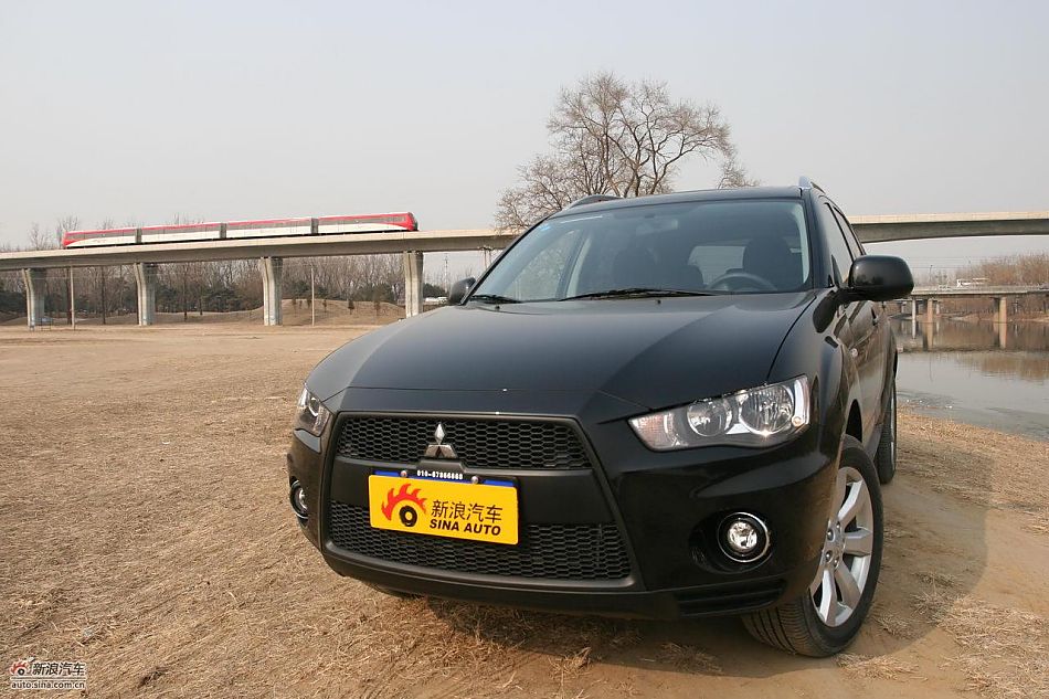 三菱欧蓝德EX劲界2.0运动版外观及细节