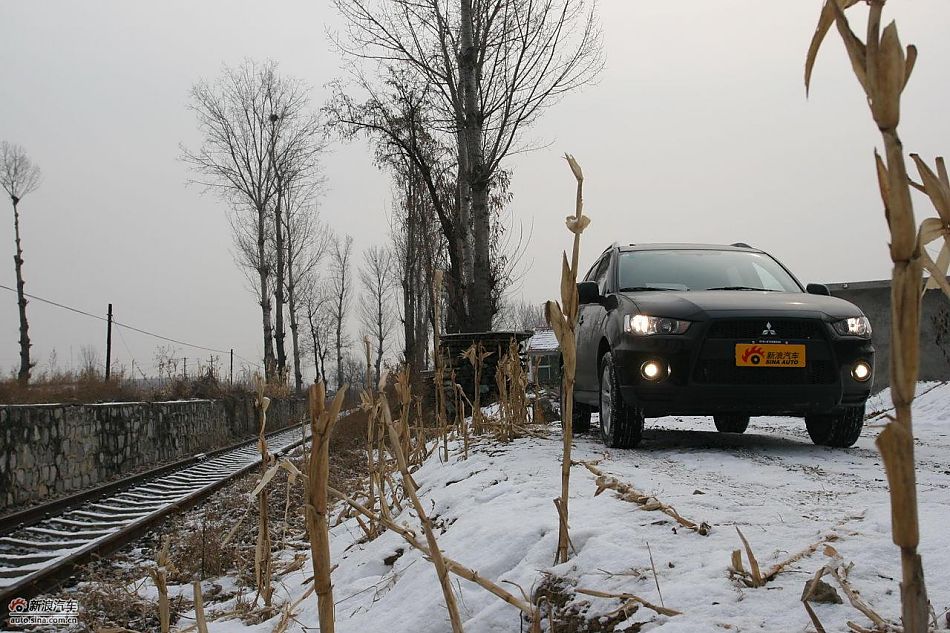 三菱欧蓝德EX劲界2.0运动版外观及细节