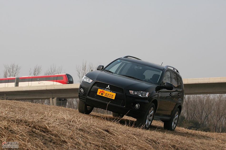 三菱欧蓝德EX劲界2.0运动版外观及细节