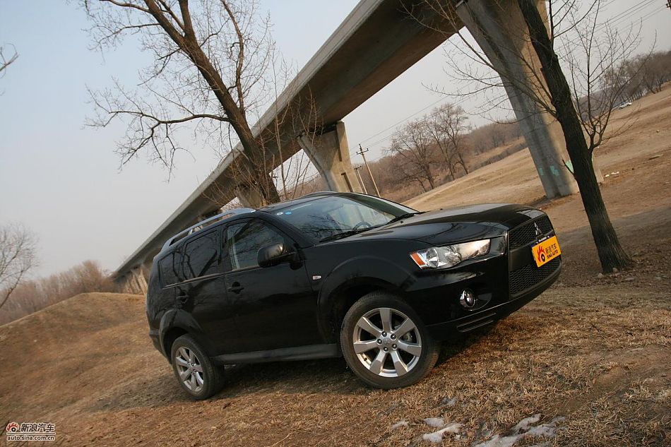 三菱欧蓝德EX劲界2.0运动版外观及细节