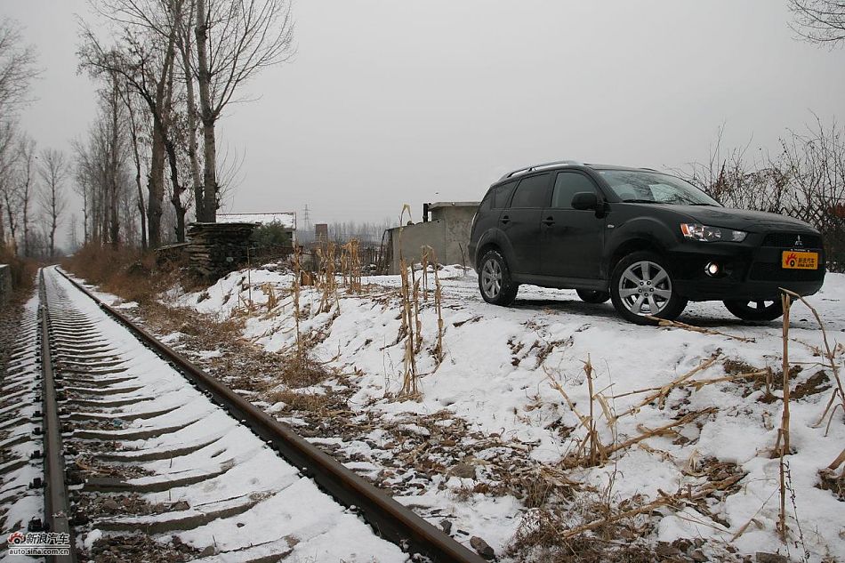 三菱欧蓝德EX劲界2.0运动版外观及细节