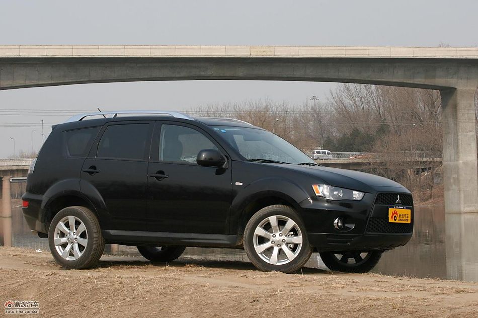 三菱欧蓝德EX劲界2.0运动版外观及细节