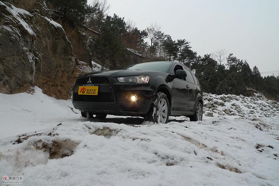 三菱欧蓝德EX劲界2.0运动版外观及细节