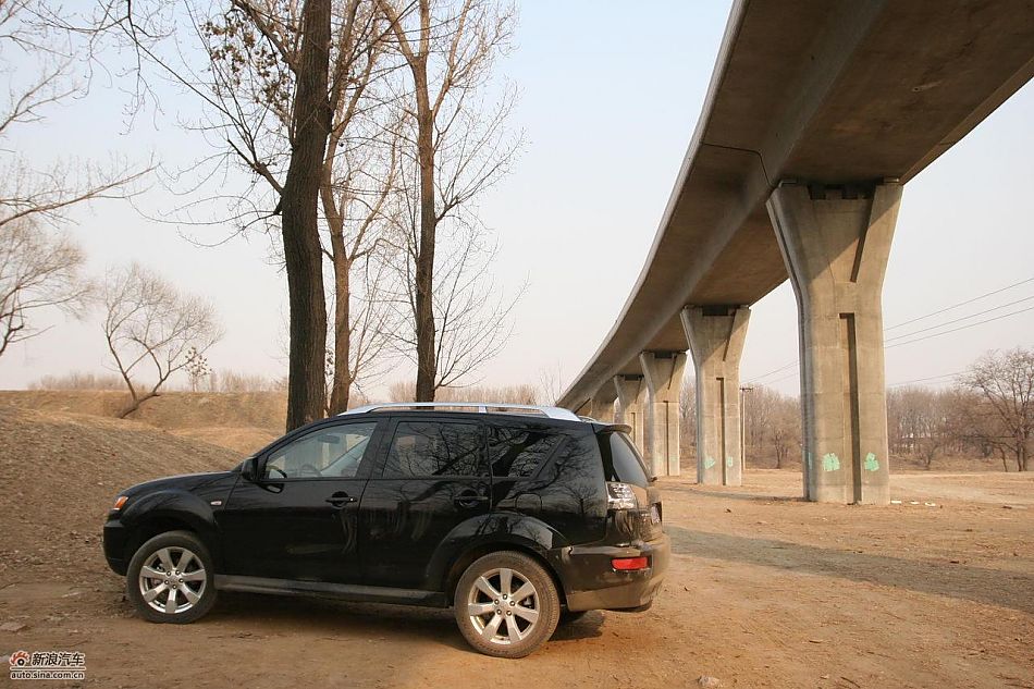 三菱欧蓝德EX劲界2.0运动版外观及细节