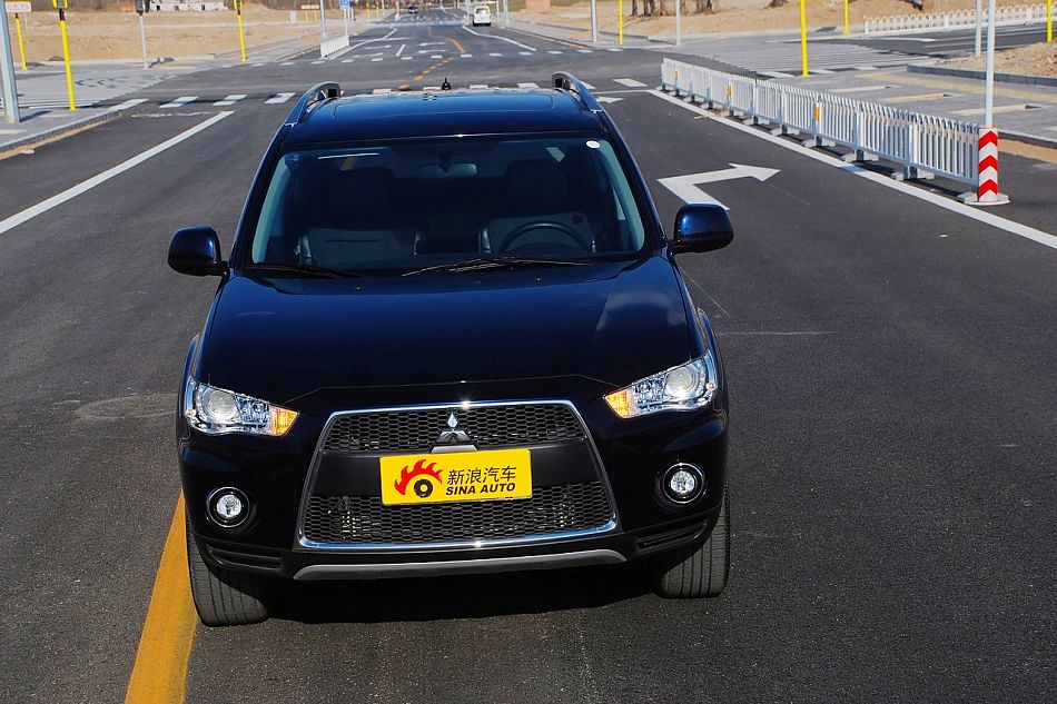 2010款欧蓝德EX3.0精英GT版外观实拍