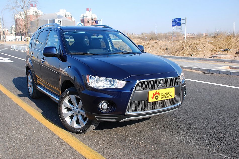 2010款欧蓝德EX3.0精英GT版外观实拍