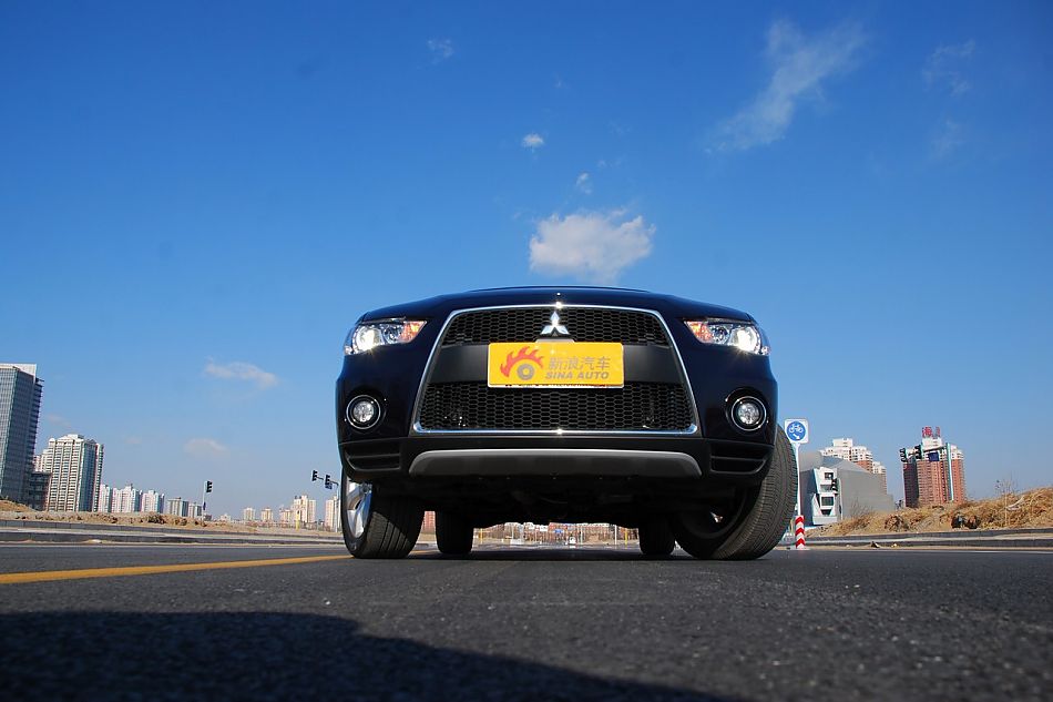 2010款欧蓝德EX3.0精英GT版外观实拍