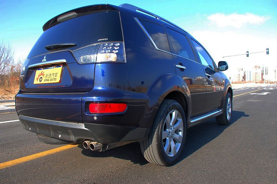 2010款欧蓝德EX3.0精英GT版外观实拍