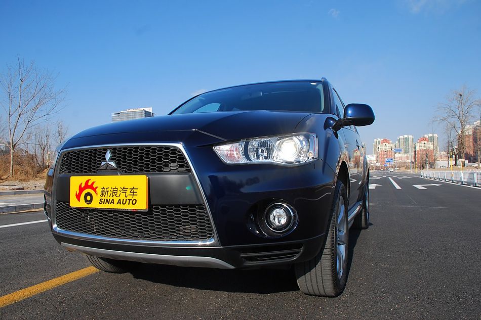 2010款欧蓝德EX3.0精英GT版外观实拍