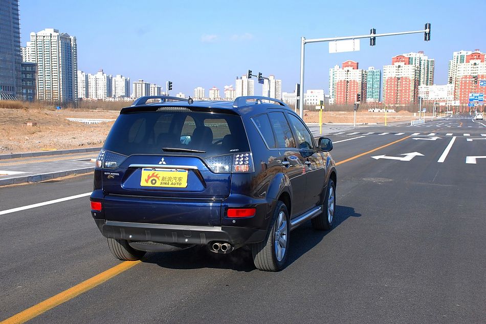 2010款欧蓝德EX3.0精英GT版外观实拍