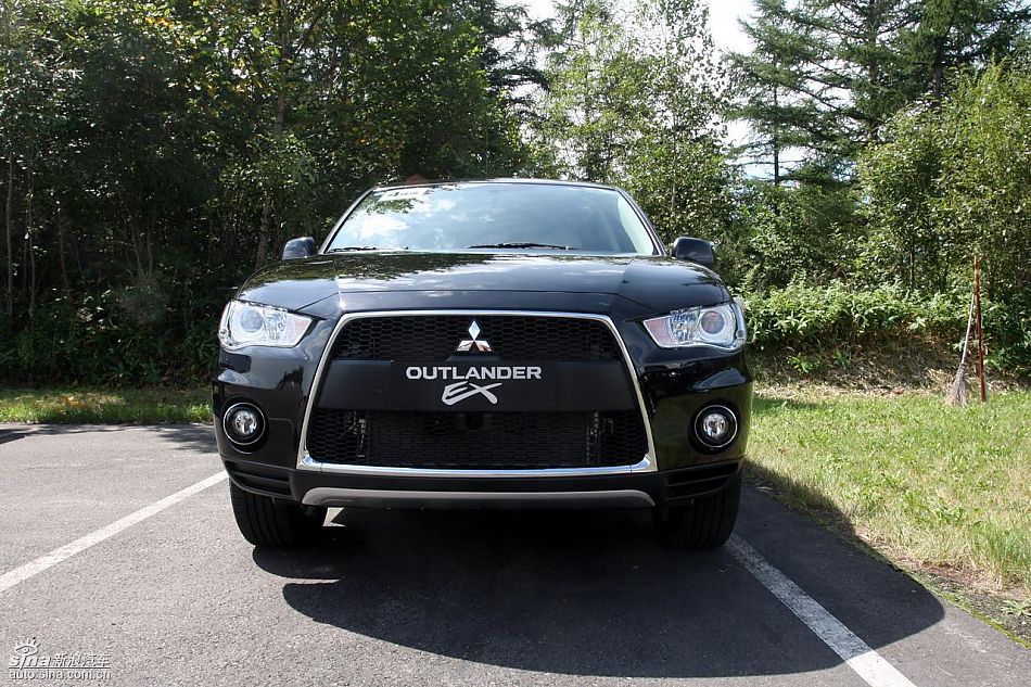 2010款三菱欧蓝德EX外观实拍图