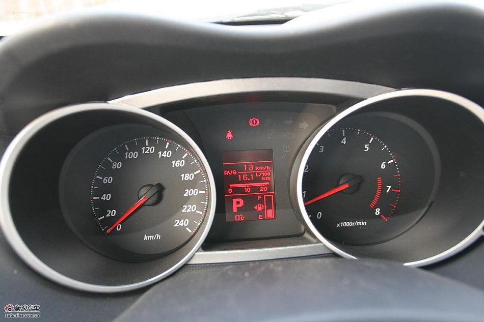 三菱欧蓝德EX劲界2.0运动版内饰及细节