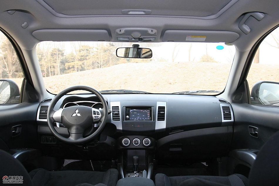 三菱欧蓝德EX劲界2.0运动版内饰及细节