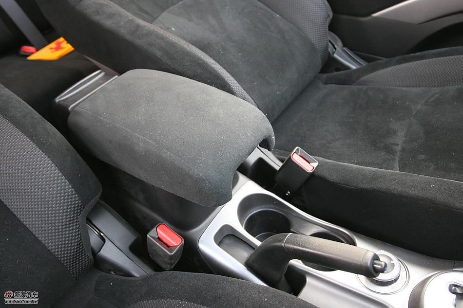 三菱欧蓝德EX劲界2.0运动版内饰及细节