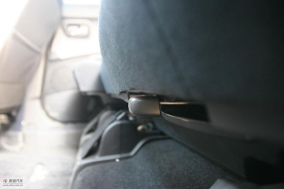 三菱欧蓝德EX劲界2.0运动版内饰及细节