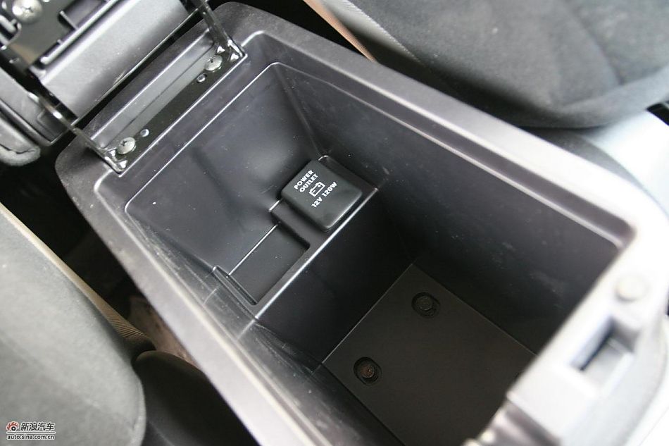 三菱欧蓝德EX劲界2.0运动版内饰及细节