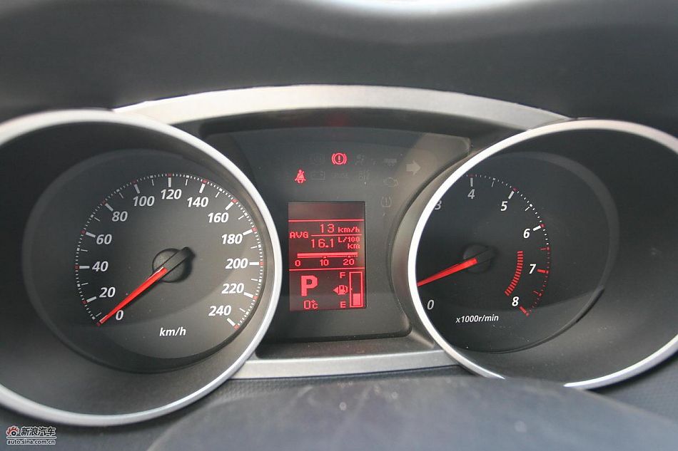 三菱欧蓝德EX劲界2.0运动版内饰及细节