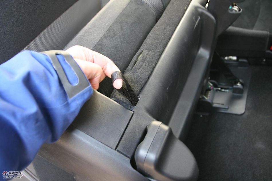 三菱欧蓝德EX劲界2.0运动版内饰及细节