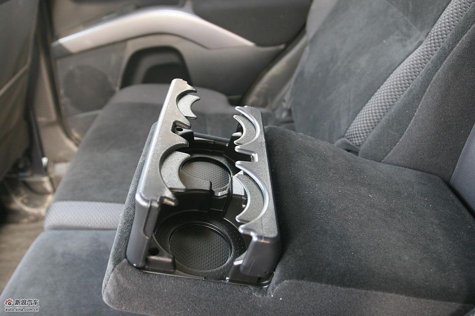 三菱欧蓝德EX劲界2.0运动版内饰及细节