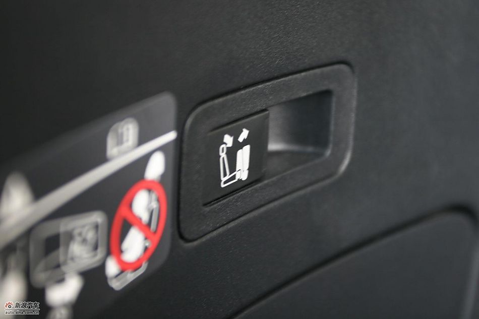 三菱欧蓝德EX劲界2.0运动版内饰及细节