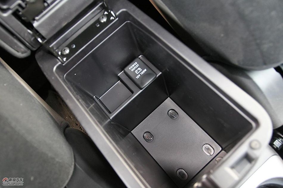 三菱欧蓝德EX劲界2.0运动版内饰及细节