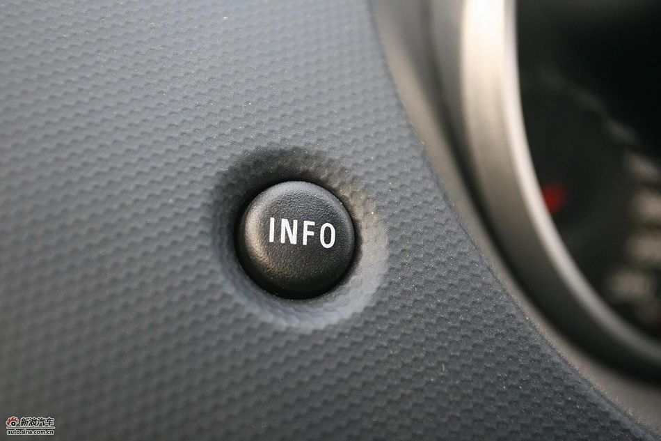 三菱欧蓝德EX劲界2.0运动版内饰及细节