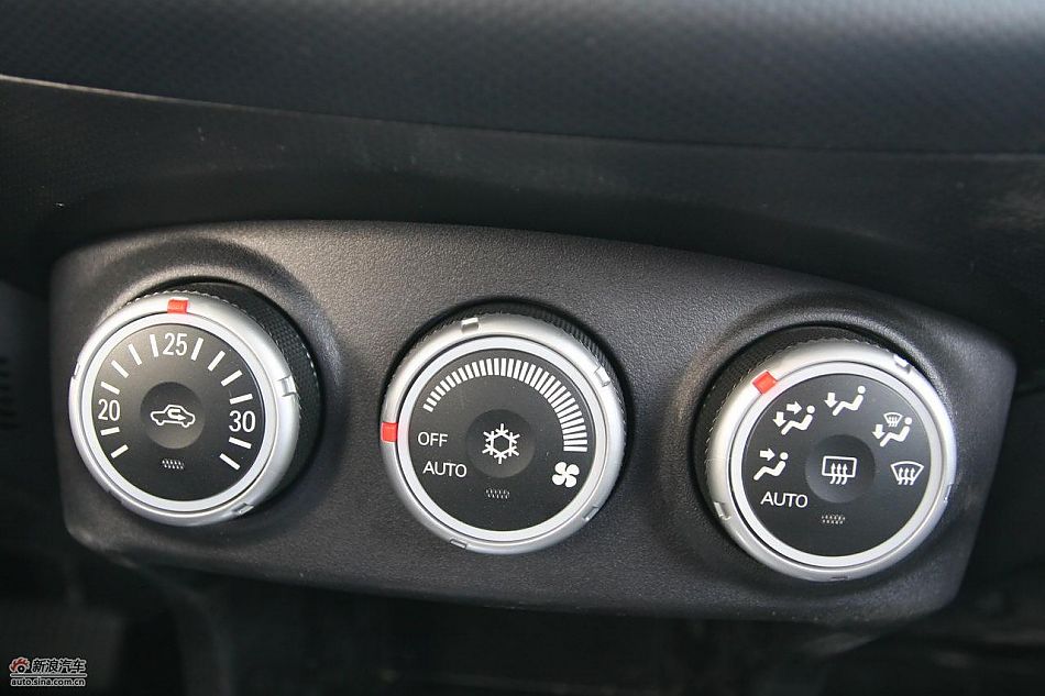 三菱欧蓝德EX劲界2.0运动版内饰及细节