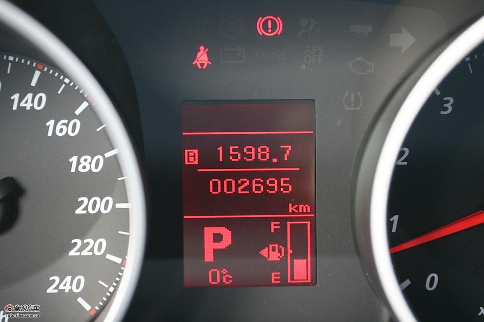 三菱欧蓝德EX劲界2.0运动版内饰及细节