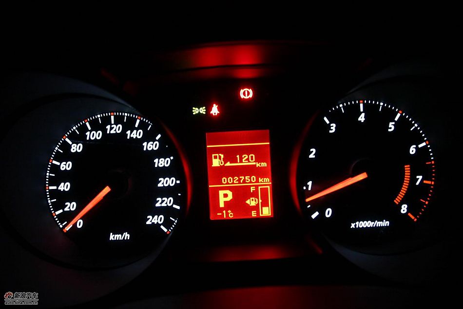 三菱欧蓝德EX劲界2.0运动版内饰及细节