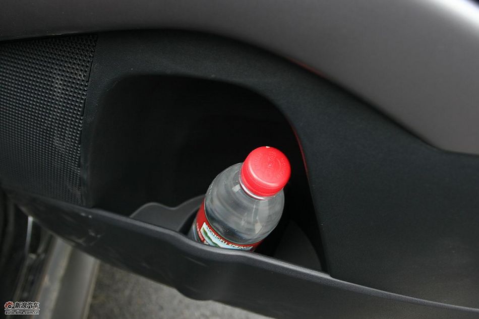 三菱欧蓝德EX劲界2.0运动版内饰及细节
