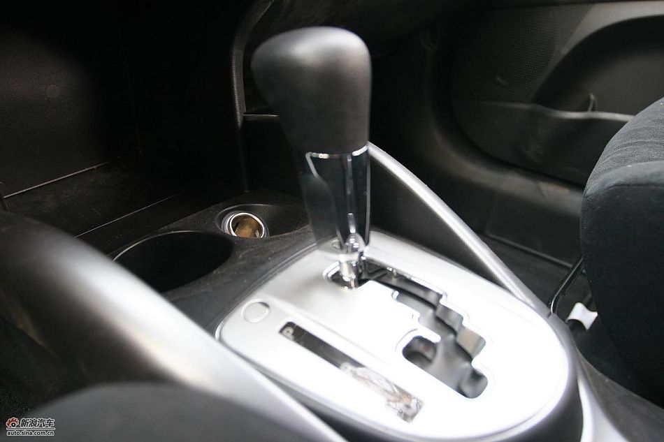 三菱欧蓝德EX劲界2.0运动版内饰及细节