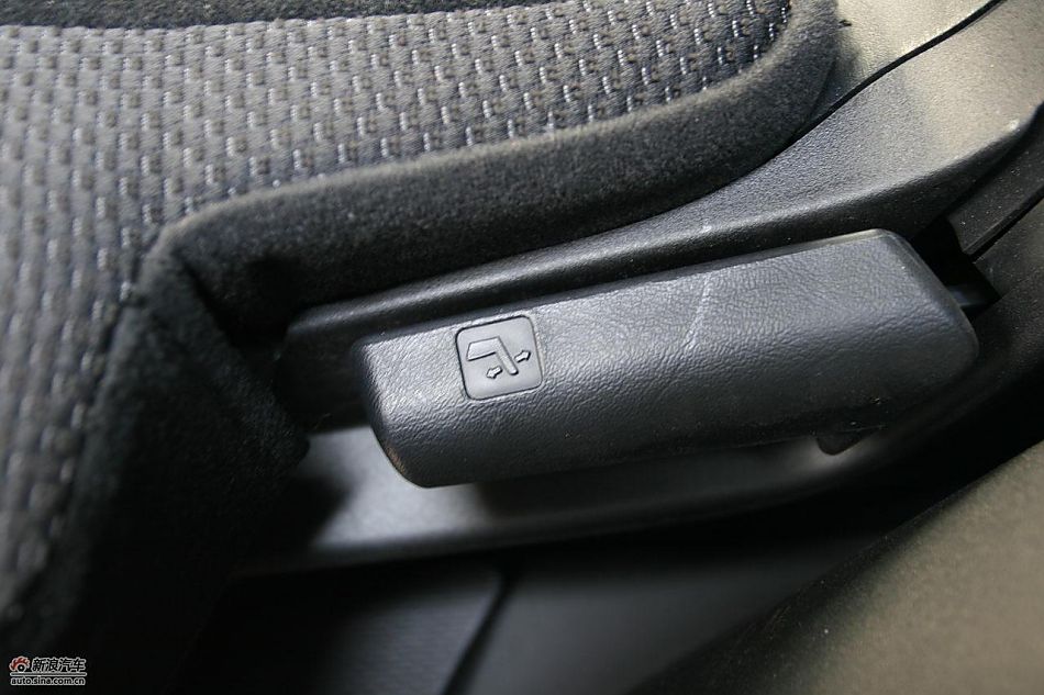 三菱欧蓝德EX劲界2.0运动版内饰及细节