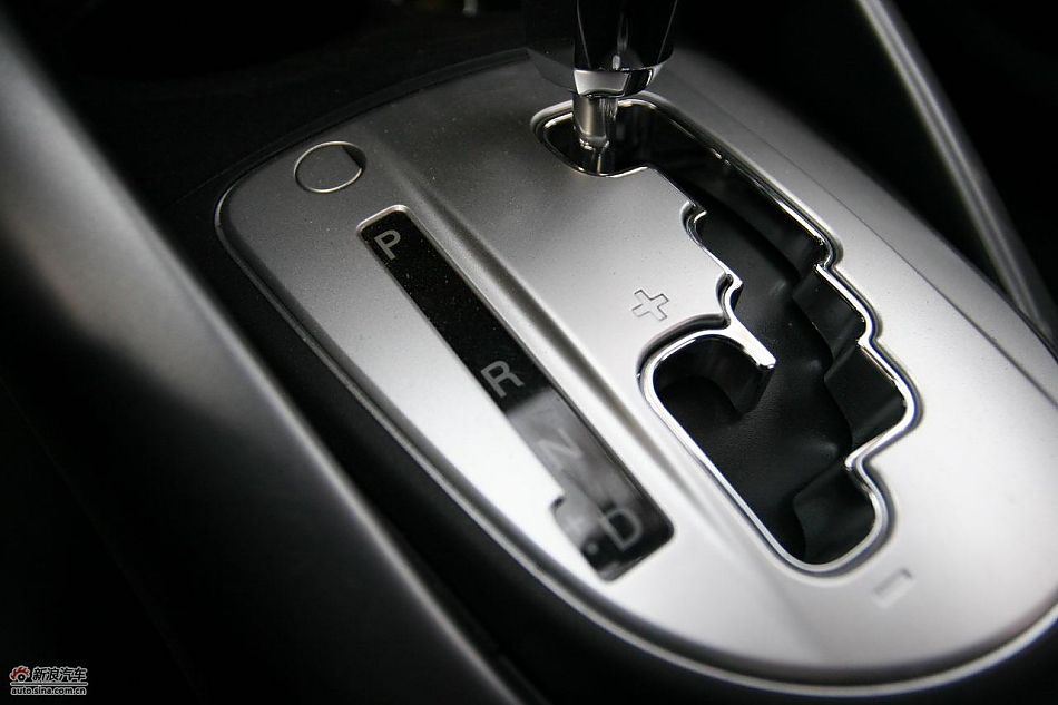 三菱欧蓝德EX劲界2.0运动版内饰及细节