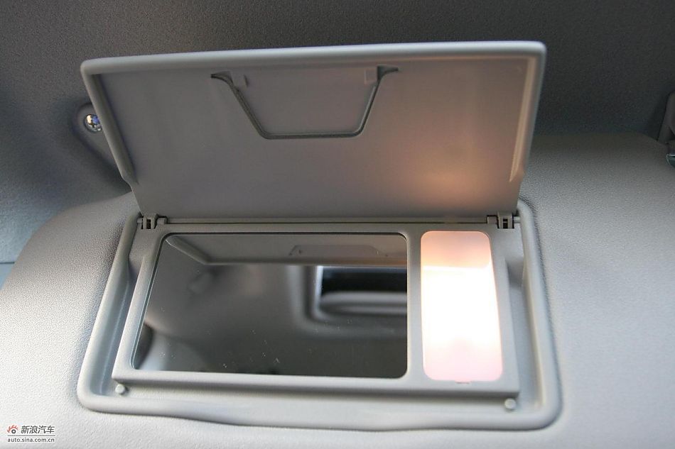 三菱欧蓝德EX劲界2.0运动版内饰及细节