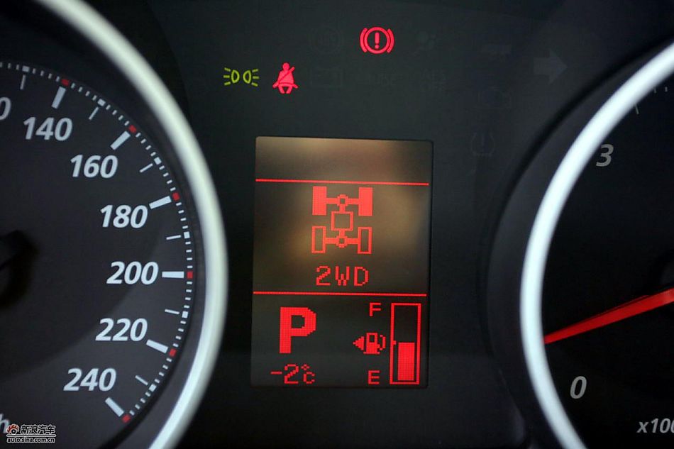 三菱欧蓝德EX劲界2.0运动版内饰及细节