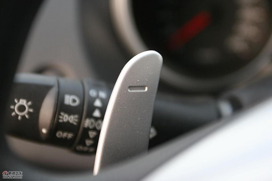 三菱欧蓝德EX劲界2.0运动版内饰及细节