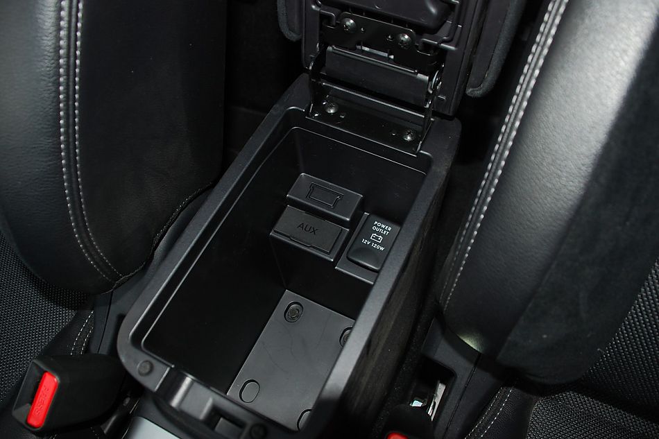 2010款欧蓝德EX3.0精英GT版内饰实拍