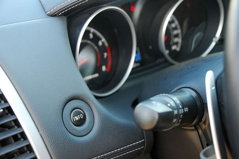 2010款欧蓝德EX3.0精英GT版内饰实拍